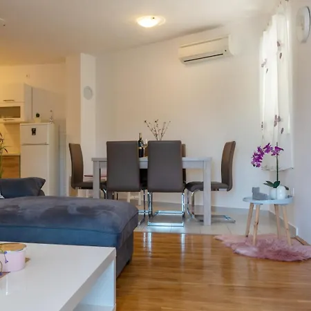 Apartment Sunny Lou Makarska
