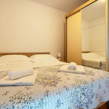 Sunny Lou Apartment Makarska